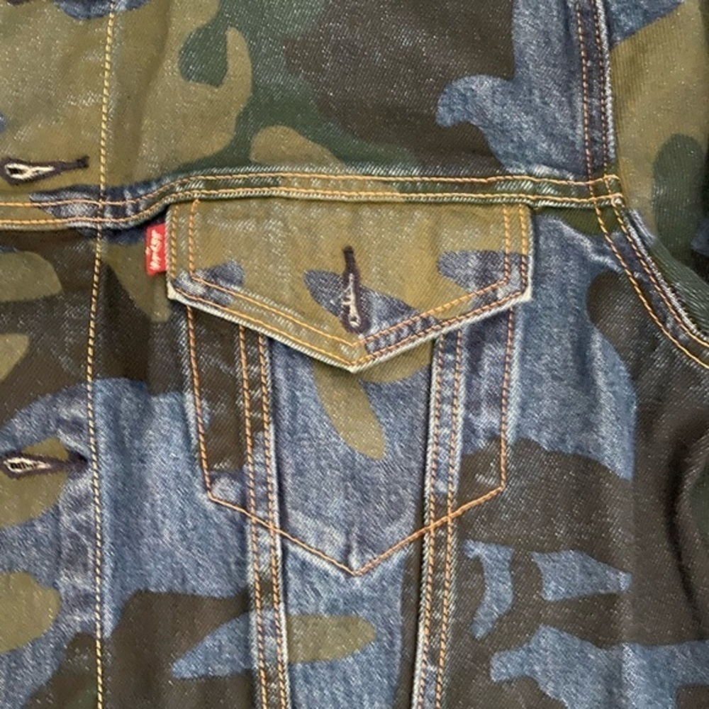 Levi Strauss- Denim Painted Camo “Trucker” Jacket - Picture 6 of 6